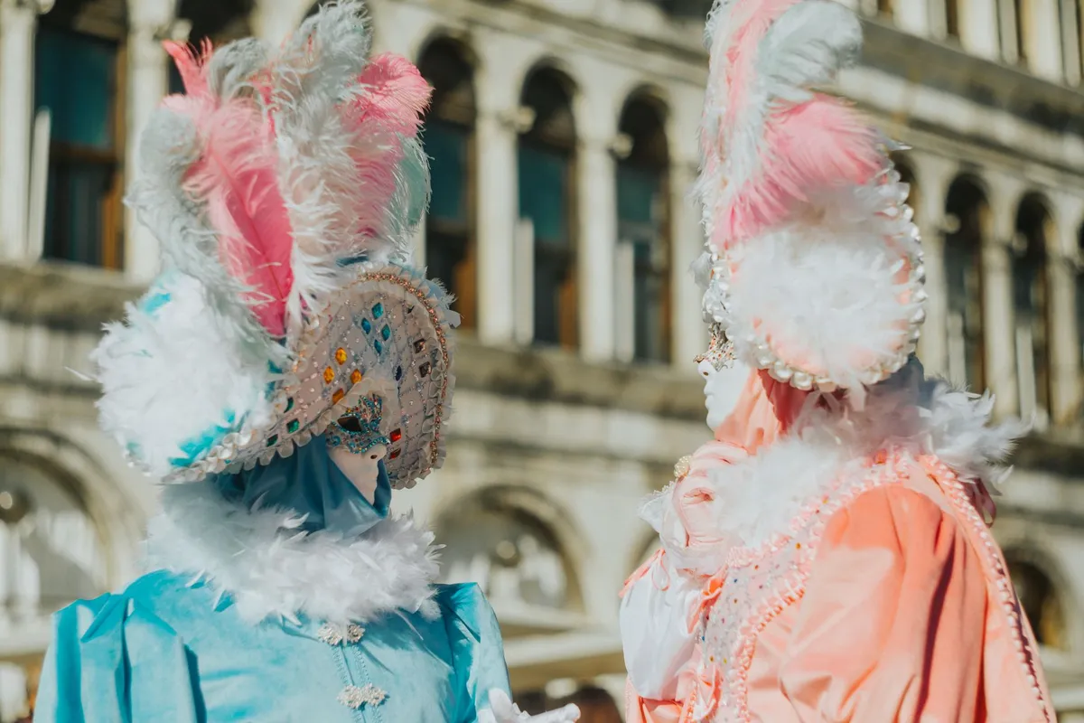 Carnaval et Mardi gras : fabriquer masques et déguisements maison