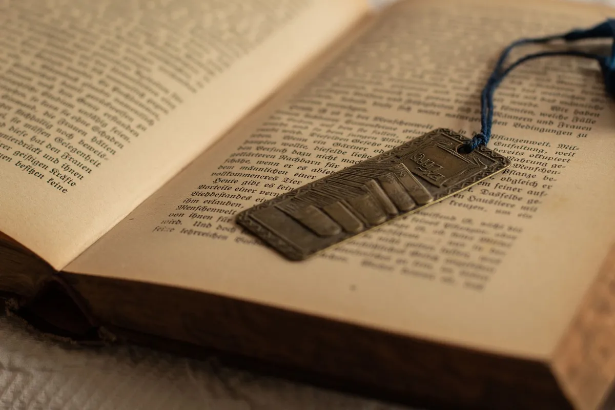 Marque-pages faits main : modèles, techniques et finitions